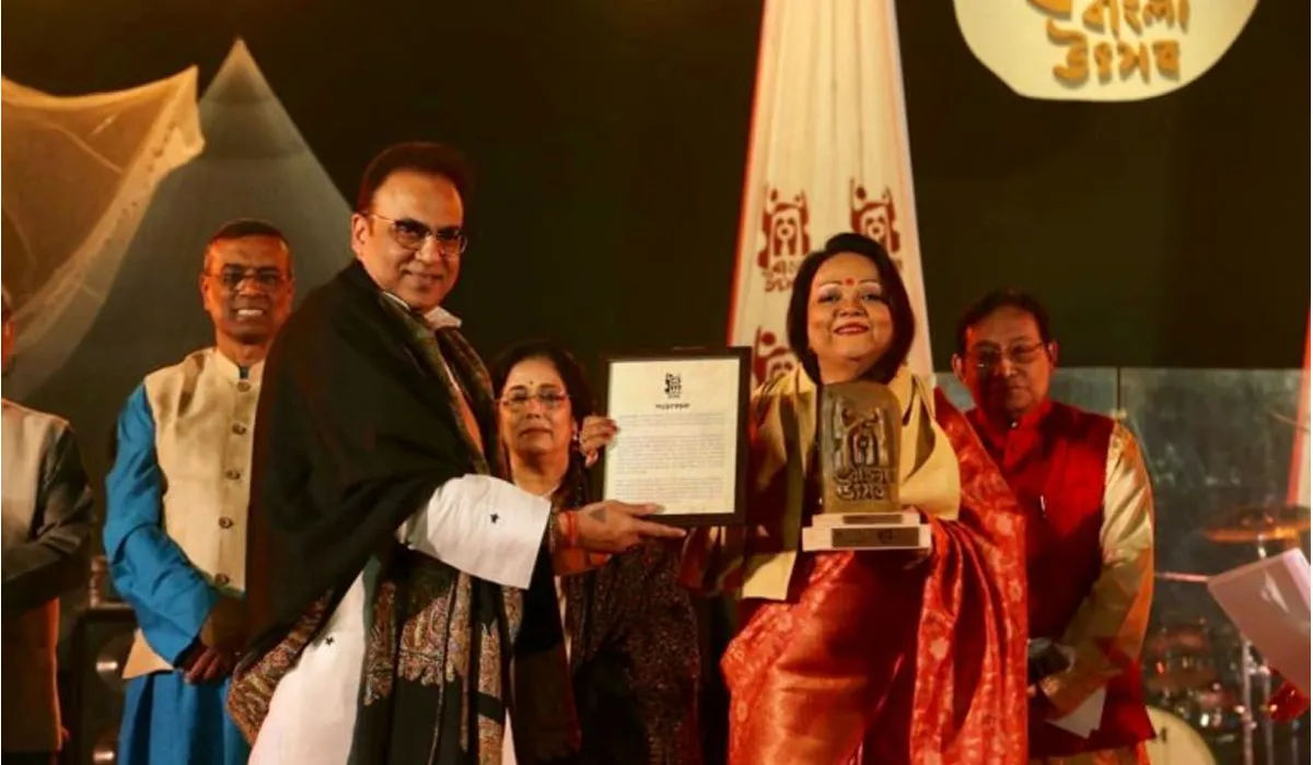 কলকাতায় আজীবন সম্মাননা পেলেন সাবিনা ইয়াসমিন