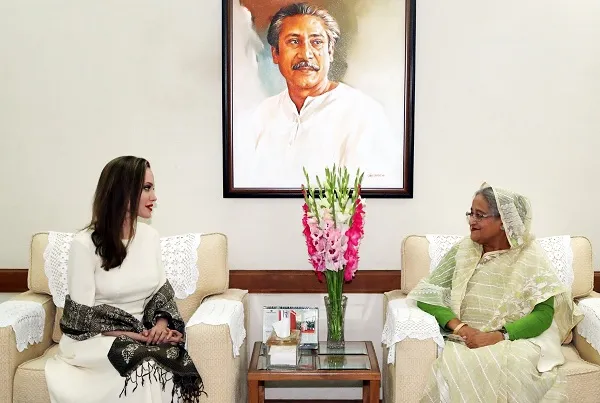 প্রধানমন্ত্রীকে ধন্যবাদ জানালেন অ্যাঞ্জেলিনা জোলি