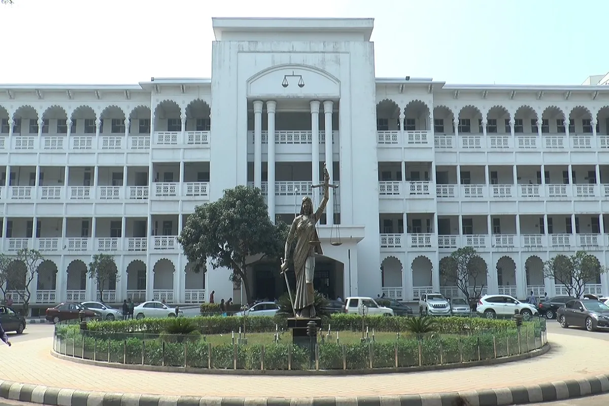 জেলা সদর হাসপাতালে আইসিইউ-সিসিইউ স্থাপনের অগ্রগতি জানাতে নির্দেশ