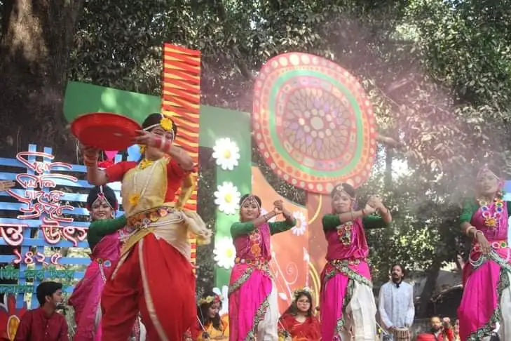 চারুকলায় বসন্ত বরণ