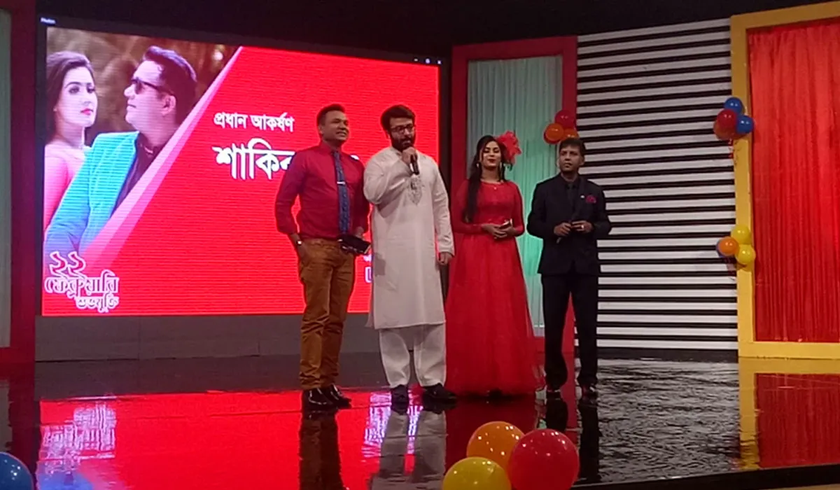 ডিএ তায়েবকে সাহস দিলেন শাকিব খান