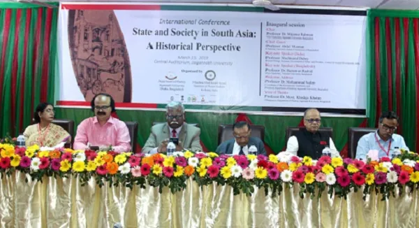 যারা ইতিহাস পড়ে না তারা মূলত শিকড়বিহীন প্রজন্ম