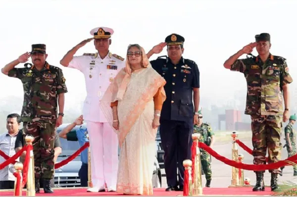 সম্মিলিত সমরাস্ত্র প্রদর্শনীর উদ্বোধন করলেন প্রধানমন্ত্রী