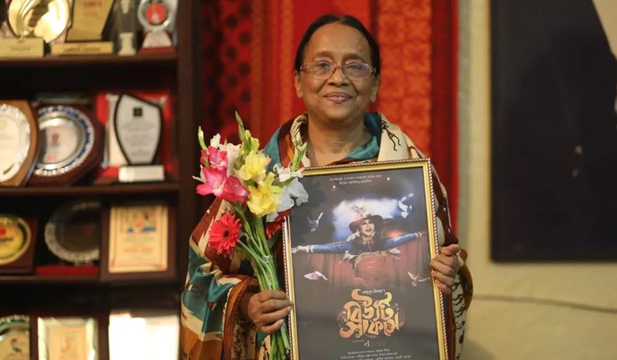 ‘বিউটি সার্কাস’-এর গল্পে মুগ্ধ সেলিনা হোসেন