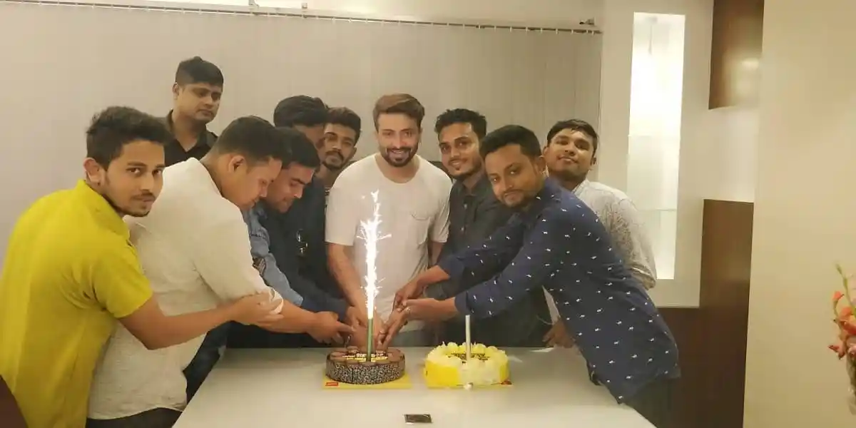 মন খারাপের জন্মদিনে ভক্তরা খুশি করলেন শাকিব খানকে