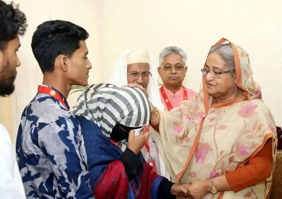 নুসরাতের পরিবার-প্রধানমন্ত্রী