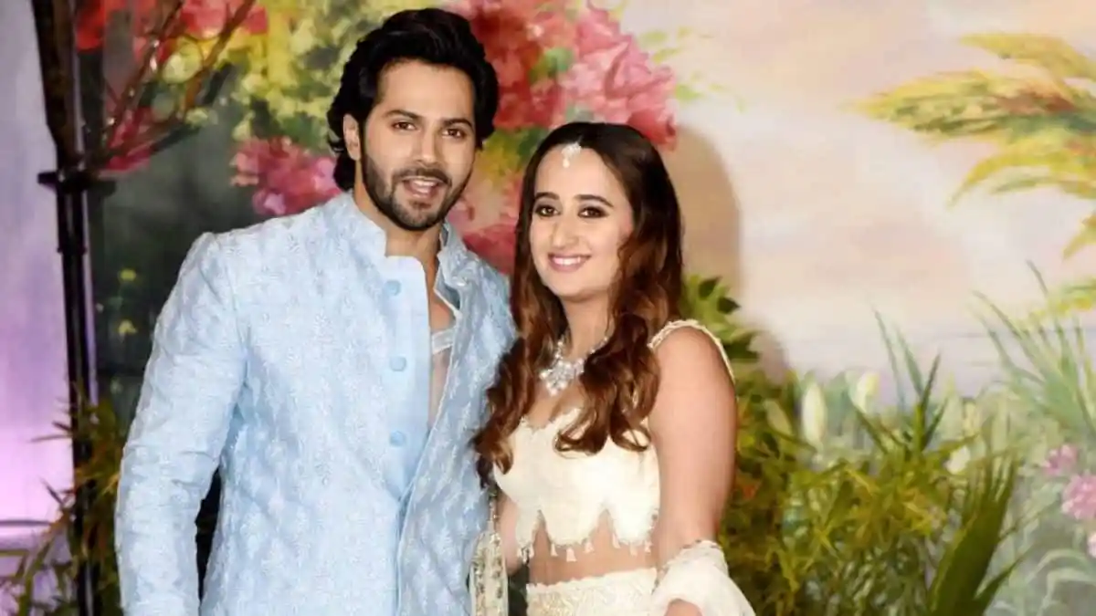 বাগদান ভেস্তে গেল বরুণের?