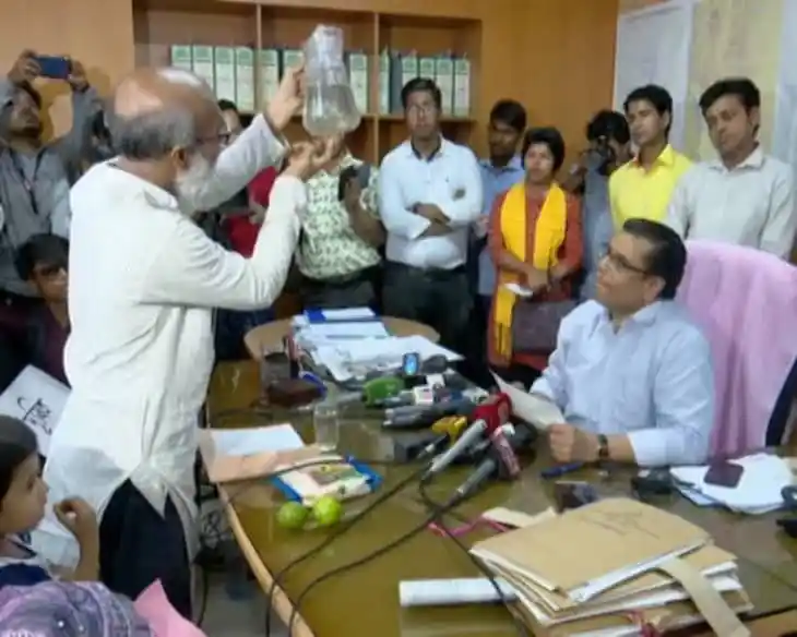 শরবত পান করলেন না ওয়াসার এমডি, বিশুদ্ধ পানি সরবরাহের আশ্বাস