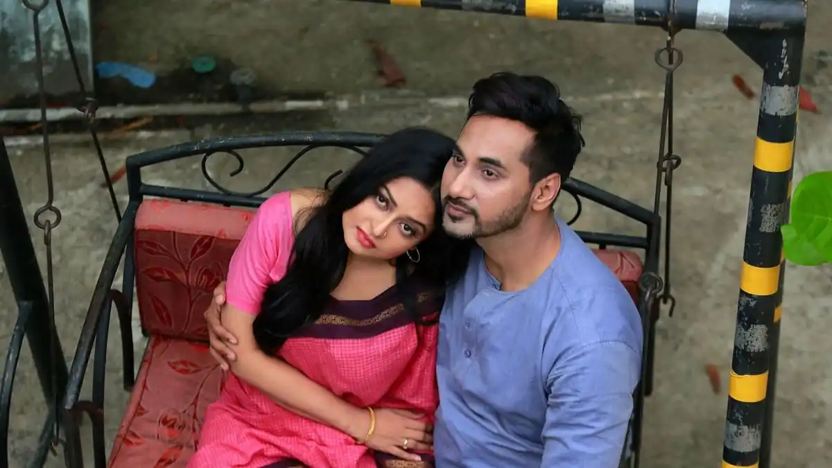 নাট্যকার সজলে মুগ্ধ ঐন্দ্রিলা