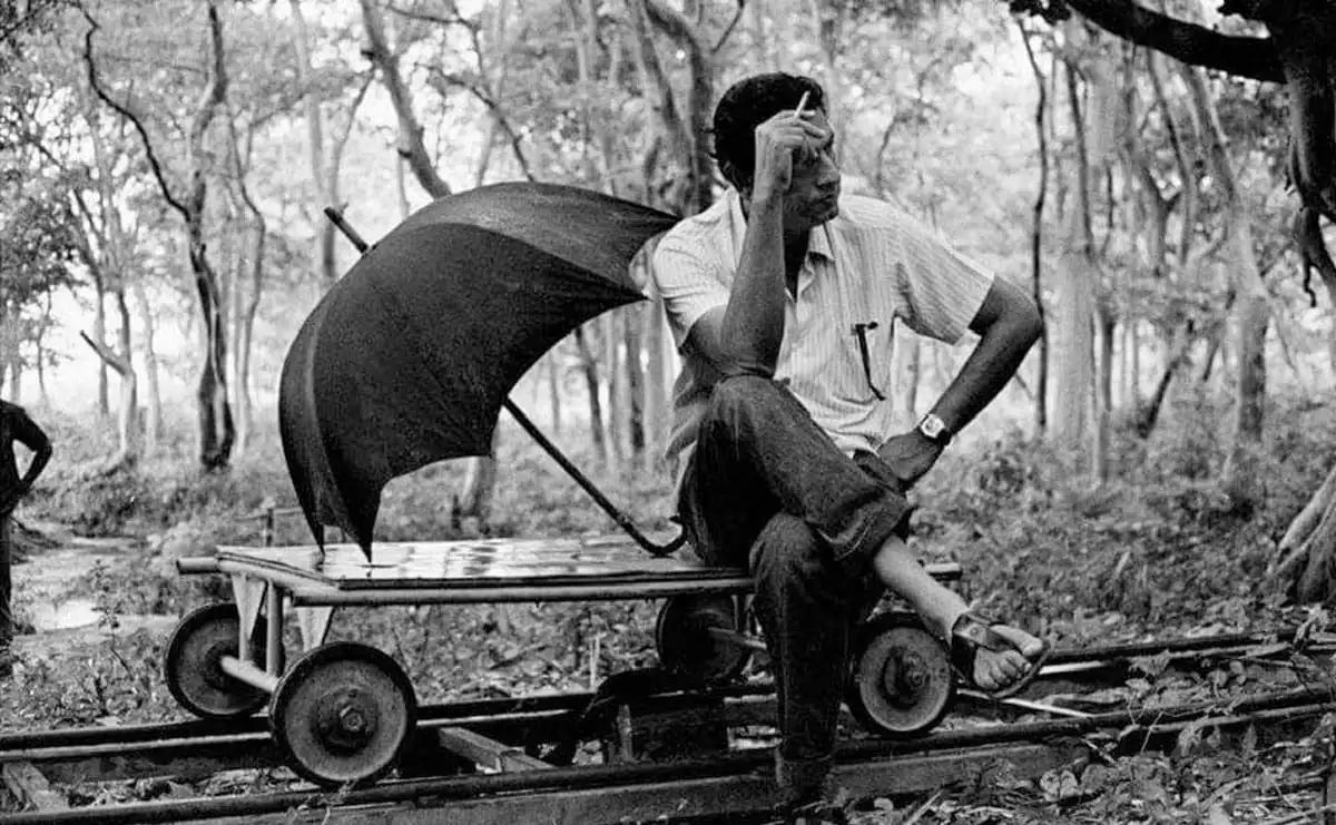সত্যজিৎ আছেন, থাকবেন