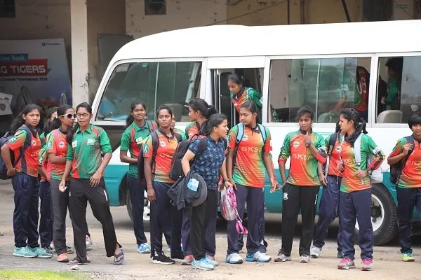 ছেলেদের শেষ মেয়েদের শুরু
