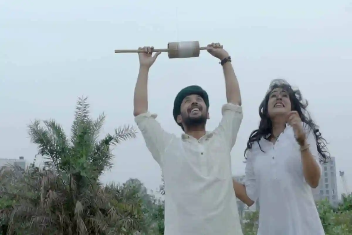 মনোজ-মমর ‘বার্ডস আই’