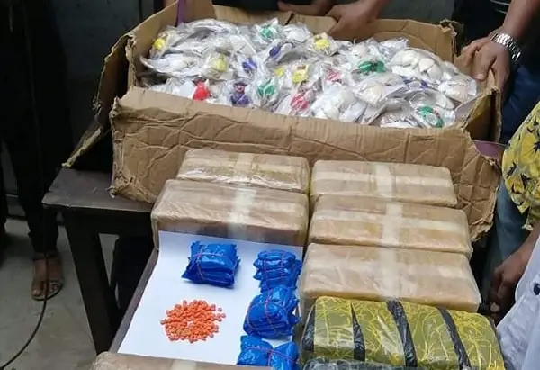 চাকরির আড়ালে ইয়াবা ব্যবসায় দুই আনসার সদস্য