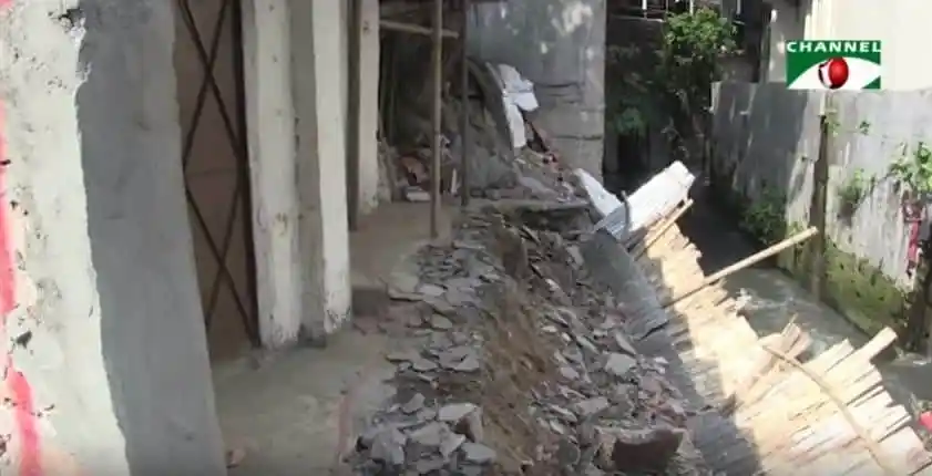 নালা দখল, অবরুদ্ধ শতাধিক মানুষ, পরিবেশ বিপর্যয়