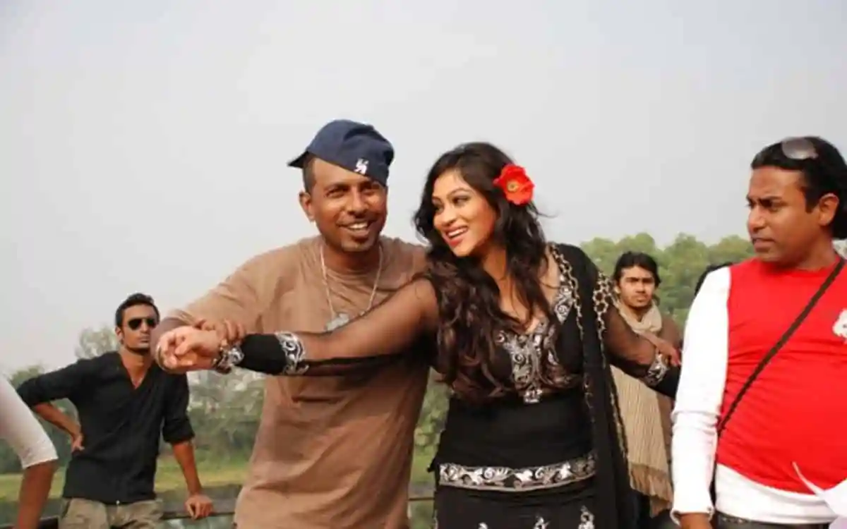 ঈদের রাতে ইউটিউবে মুক্তি পেলো কামুর ‘দি ডিরেক্টর’