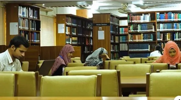 বিশ্ববিদ্যালয়ে না পড়েই পাকিস্তানে হাজার হাজার ডিগ্রিধারী
