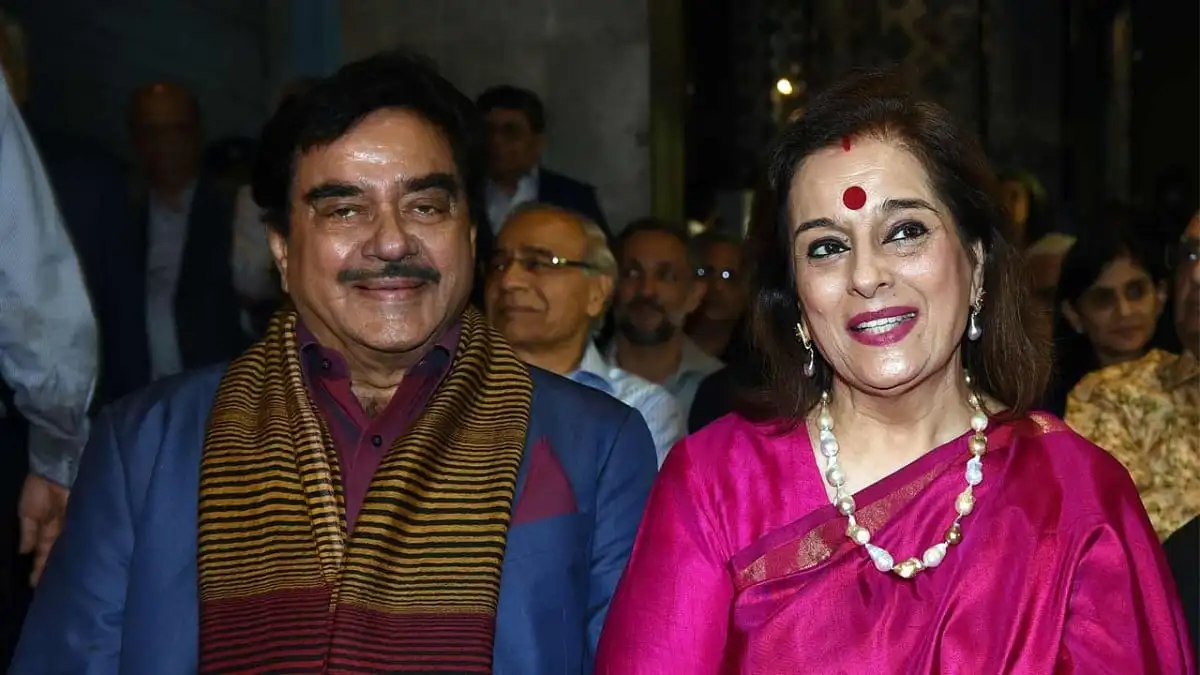 ‘আমি কার স্ত্রী?’