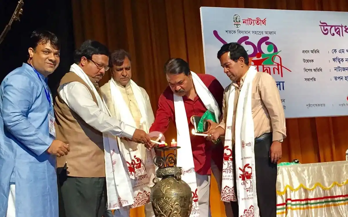 ‘নাট্যবন্ধু’ সম্মাননা পেলেন শহীদুল আলম সাচ্চু