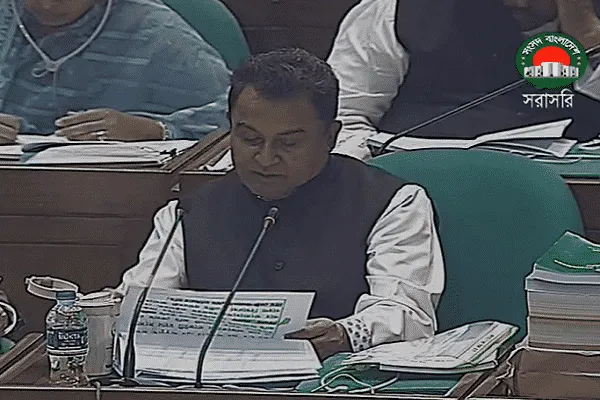 বাজেট উপস্থাপনের দিন কী হয়েছিল অর্থমন্ত্রীর?