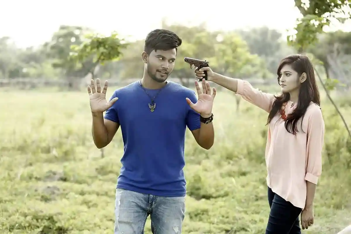 রাসেল ও মিমের ‘সূর্য-দ্য ভিলেন’