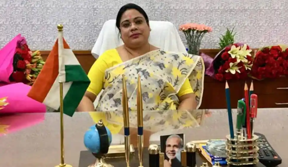মমতা ব্যানার্জি-কেন্দ্রীয় মন্ত্রী