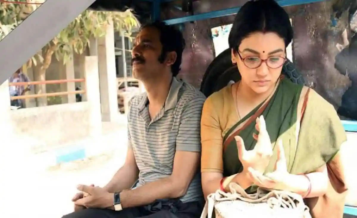 ‘বিনিসুতোয়’ ছবির ফার্স্ট লুকে সাদামাটা জয়া