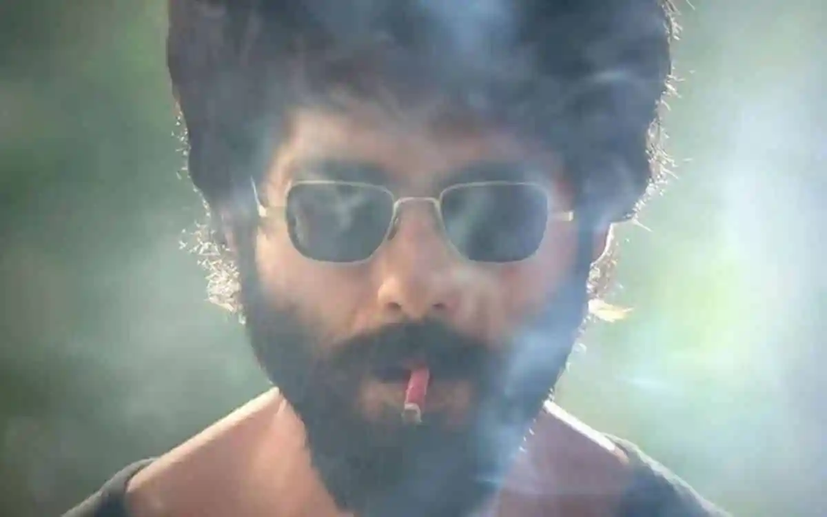 দুইশো কোটির পথে শহীদের ‘কবীর সিং’
