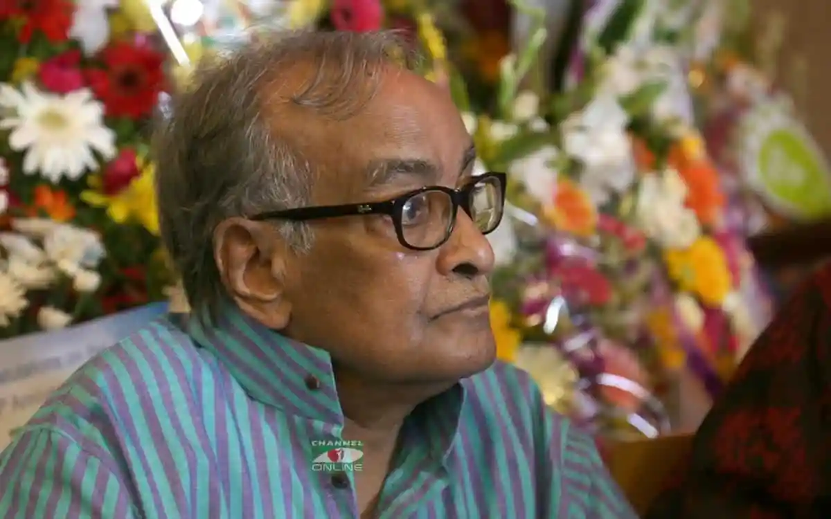 বাবার কবরের পাশে শায়িত হবেন মমতাজউদদীন আহমদ