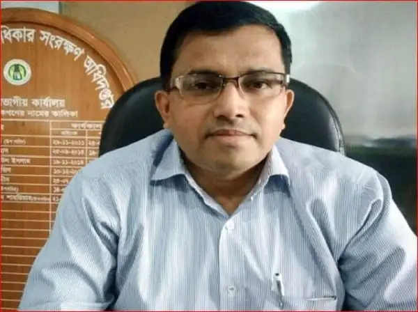 জরিমানা করা সেই কর্মকর্তার বদলির আদেশ স্থগিত