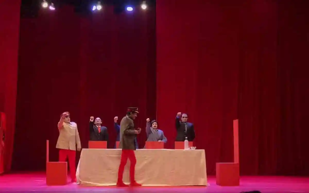 বিতর্কিত নাটকের ‘স্তালিন’