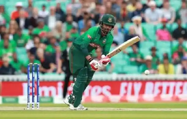 পেসারদের নাচিয়ে শুরুর পর ছন্দপতন