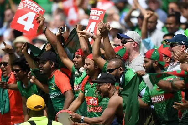 দেশে ‘টিভিতে দেখা’ সমর্থকদেরও মনে পড়ল মাশরাফীর