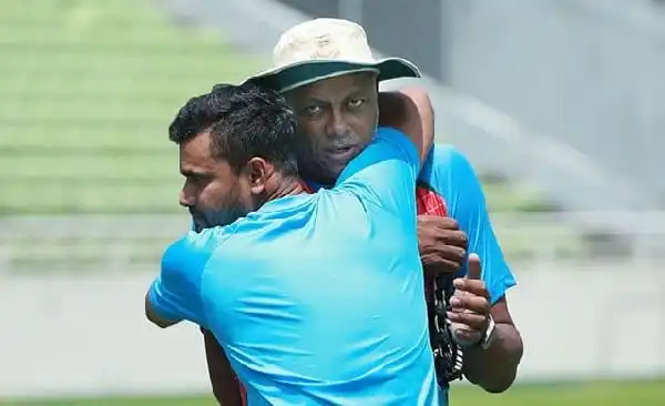 উইকেট দিয়ে মাশরাফীর ওজন মাপেন না ওয়ালশ