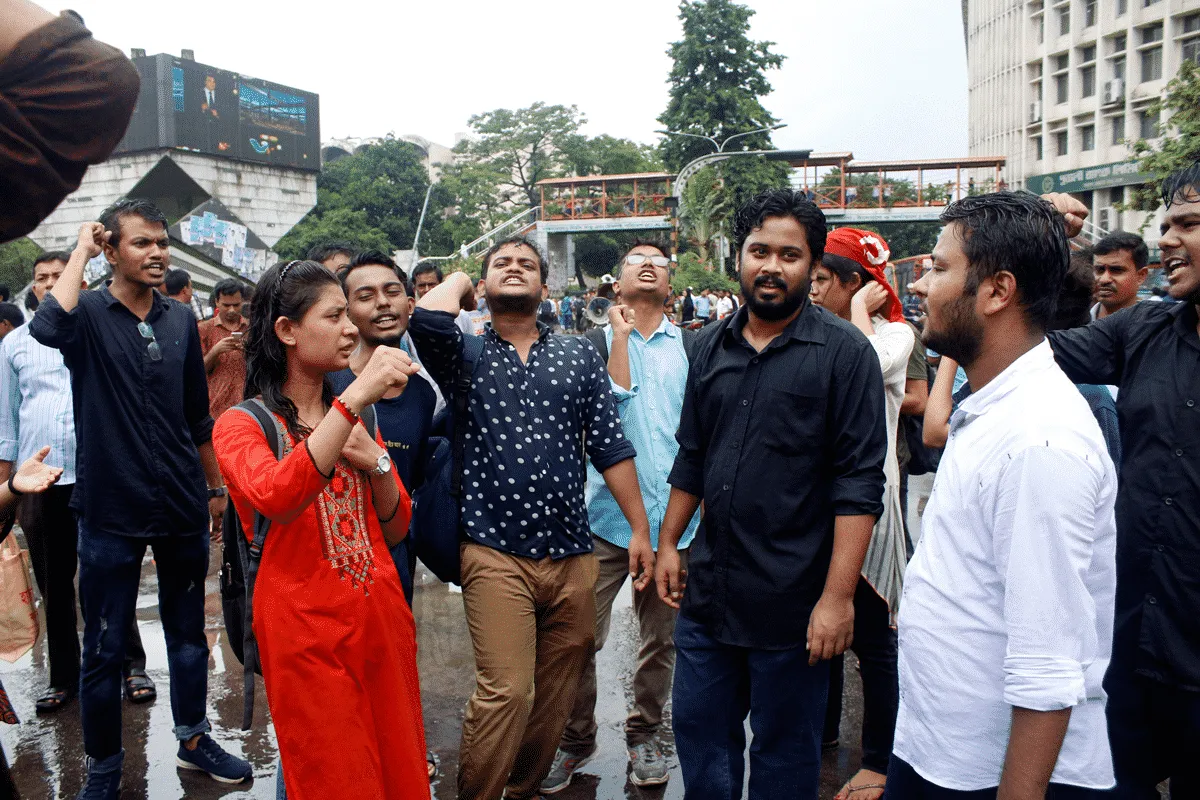 গ্যাসের দাম বৃদ্ধির প্রতিবাদে ডাকা হরতালের দিনটি কেমন ছিল