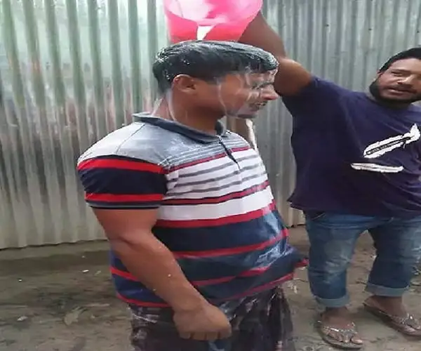 ৩ লাখ টাকার পরিবর্তে তিন লিটার দুধে গোসল!