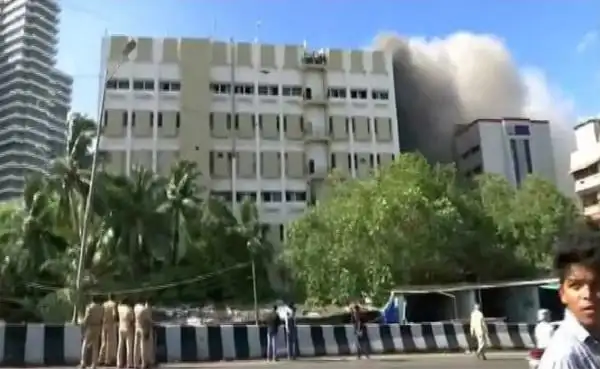 মুম্বাইয়ে বহুতল ভবনে ভয়াবহ অগ্নিকাণ্ড