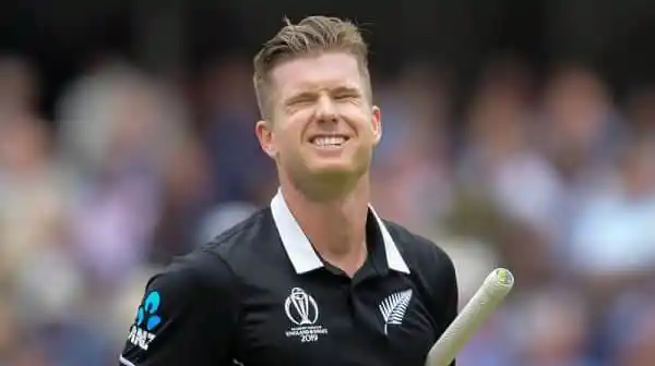 নিশামের ছক্কার সময় মৃত্যুকোলে ঢলে পড়েন কোচ