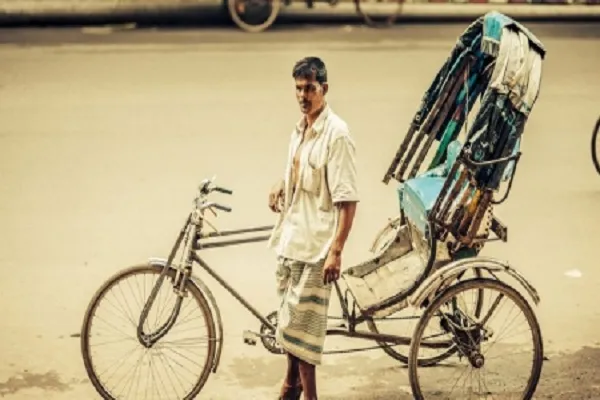 রিক্সা উচ্ছেদ: অন্তরালে বাজার দখল ও রাজনৈতিক নিয়ন্ত্রণের খেলা