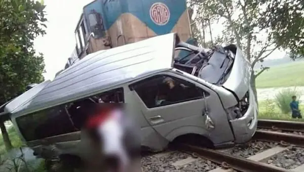 ট্রেনের ধাক্কায় নিহত-সিরাজগঞ্জ