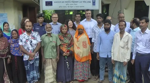 খুলনায় গ্রাম আদালত পরিদর্শনে ইইউ’র প্রতিনিধি দল