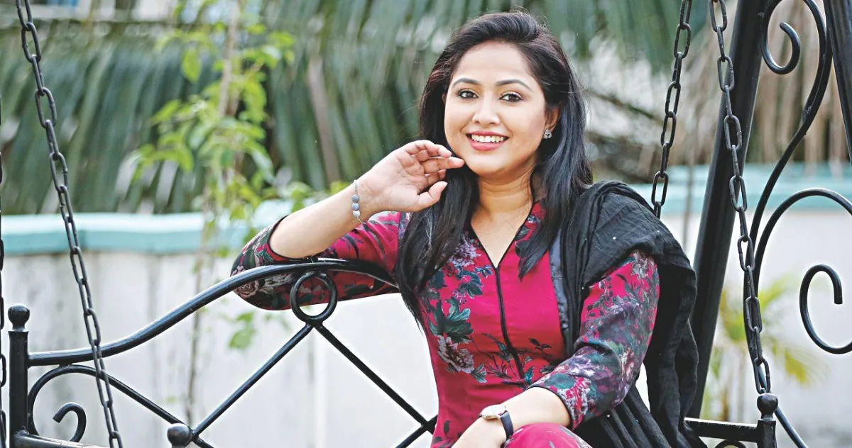 দর্শকের ফোনের অপেক্ষায় নাদিয়া