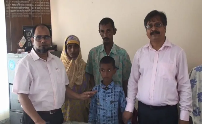 আড়াই মাস পরে নাটকীয়ভাবে বাবা-মায়ের কাছে ফিরলো শিশু সবুজ