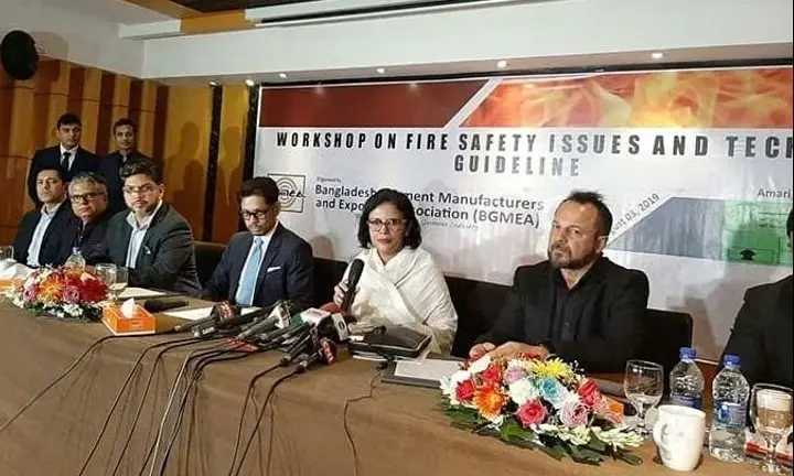 পোশাক খাতে কমছে রপ্তানি, চাকরি হারাচ্ছে শ্রমিক