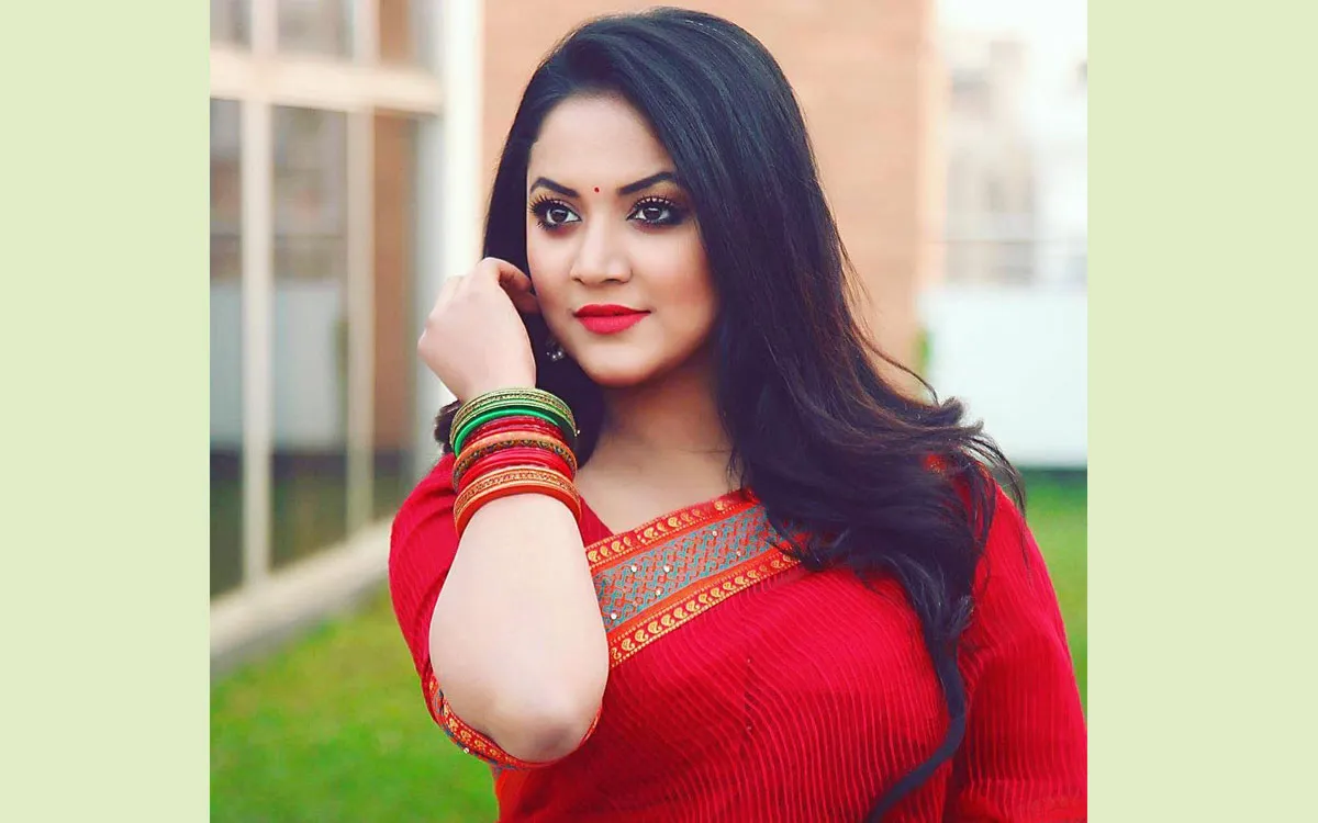 লকডাউনে নিয়ম ভেঙে শুটিং করিনি: লিখিত বিবৃতিতে উর্মিলা