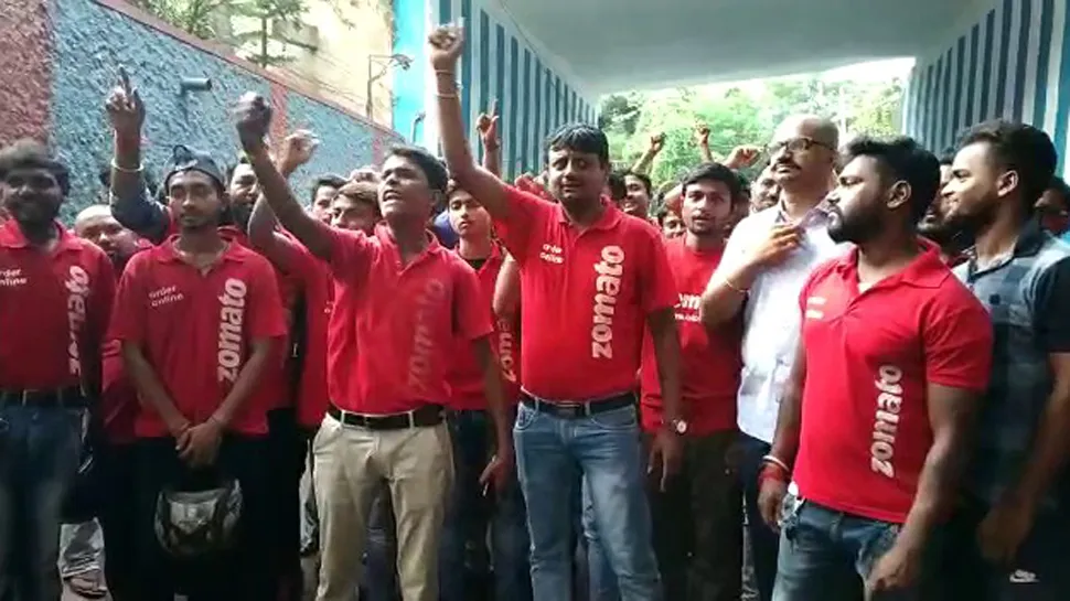 গরু ও শুকরের মাংসের অনলাইন ডেলিভারি নিয়ে তুলকালাম