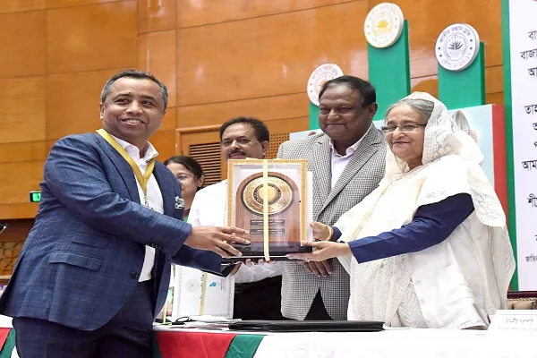 রপ্তানিতে টানা ষষ্ঠবার স্বর্ণপদক পেলেন মহিউদ্দিন মোনেম