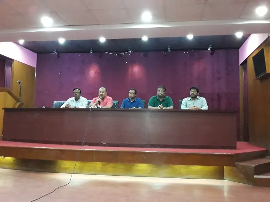 আমার উপর শারীরিক মানসিক অত্যাচার চলছে: অধ্যাপক শিবলী