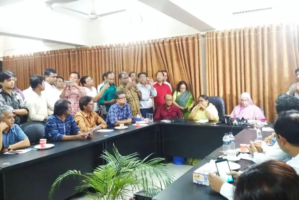 জাবিতে নির্মাণাধীন তিনটি হল স্থানান্তর ও মাস্টারপ্ল্যান সংশোধনের সিদ্ধান্ত