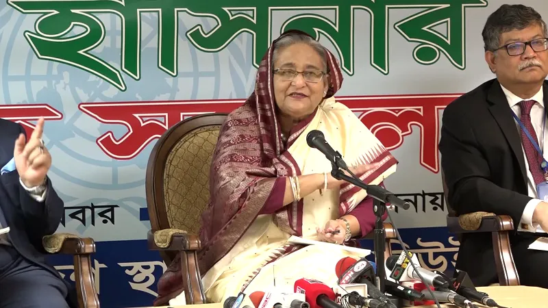 প্রধানমন্ত্রী শেখ হাসিনা-কেঁচো খুঁড়তে সাপ-ক্যাসিনো