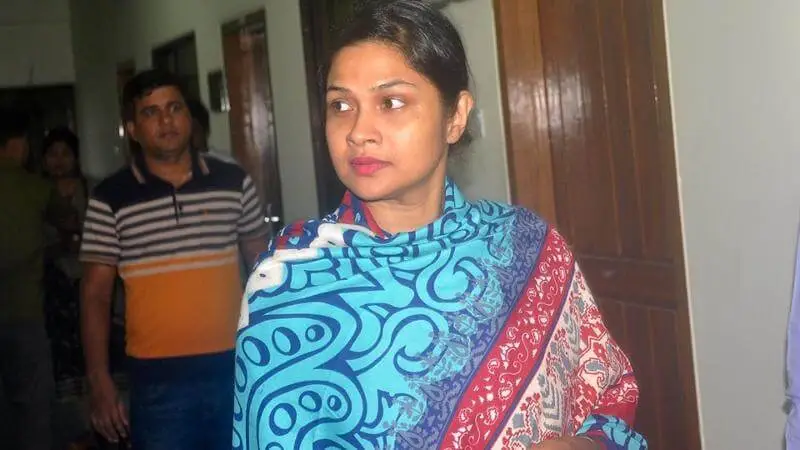 সাড়ে তিন ঘণ্টা জিজ্ঞাসাবাদে পুলিশকে যা জানালেন চিত্রনায়িকা সিমলা